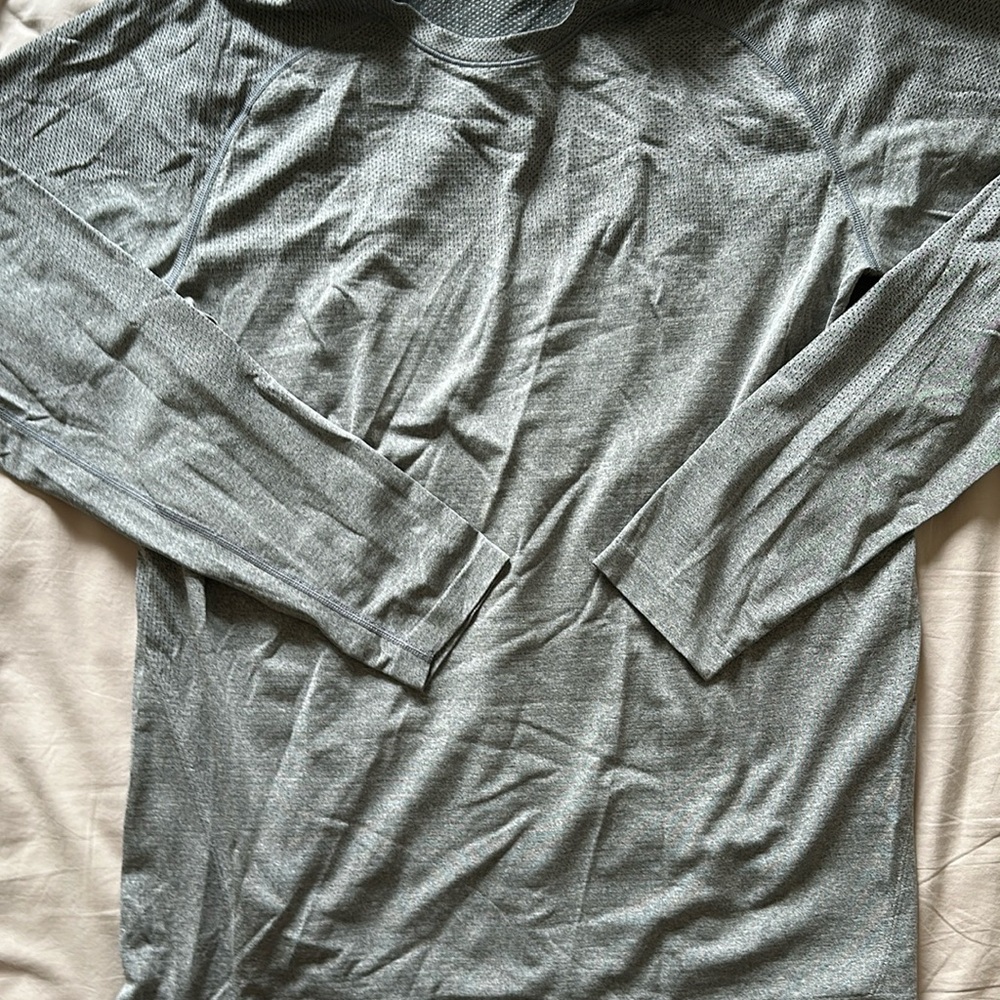 🆕 Men’s Lululemon Tech long sleeve